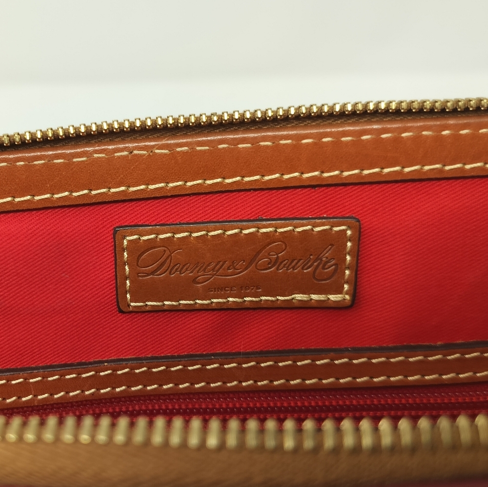Dooney & Bourke Pebble Grain Zip Zip Satchel Bordeaux in great condition - Picture 5 of 16